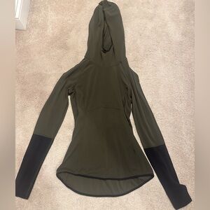 Lululemon sweatshirt